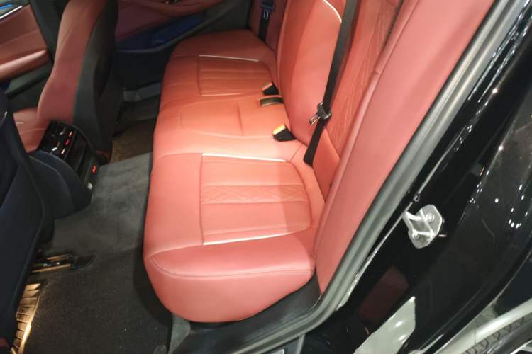 Used BMW 5 Series 2021 Facelifted 530Li Leading Edition M Sport Package Left Rear Seat