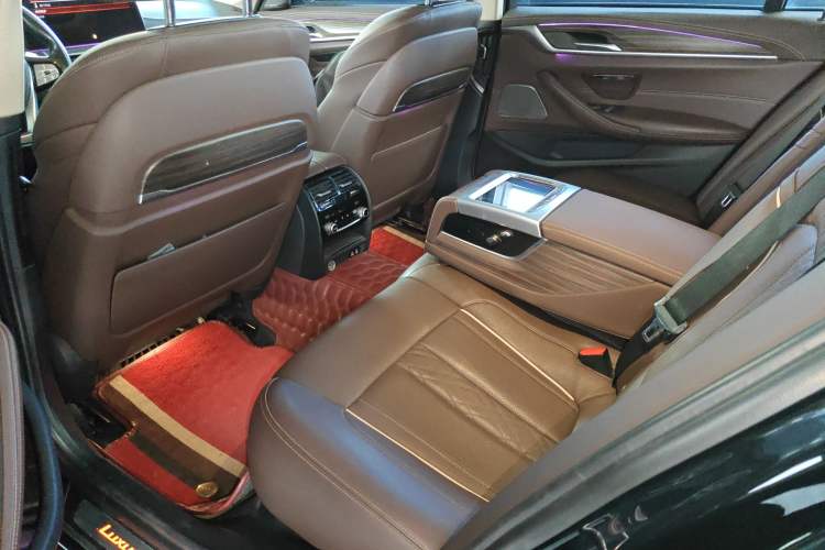 Used BMW 5 Series 2021 530Li Luxury Edition Premium Package Left Rear Seat