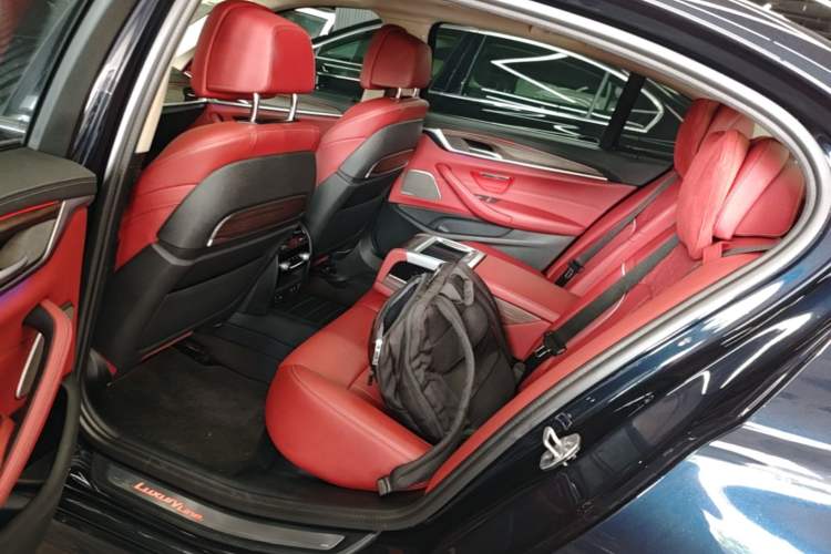 Used BMW 5 Series 2021 530Li Luxury Edition Premium Package Left Rear Seat