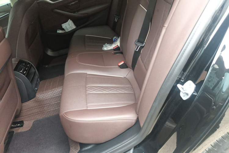 Used BMW 5 Series 2021 530Li Leading Luxury Package Left Rear Seat