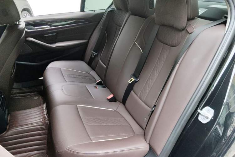Used BMW 5 Series 2021 525Li Luxury Package Left Rear Seat