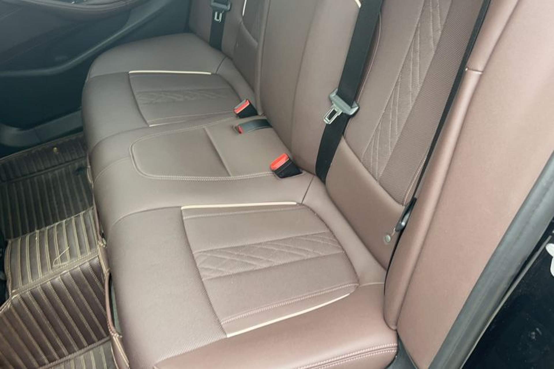 Used BMW 5 Series 2021 530Li Leading Luxury Package Left Rear Seat
