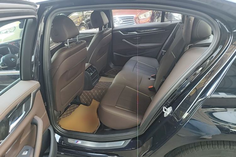 Used BMW 5 Series 2021 530Li Leading Model M Sport Package Left Rear Seat