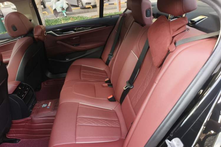 Used BMW 5 Series 2021 525Li Luxury Package Left Rear Seat