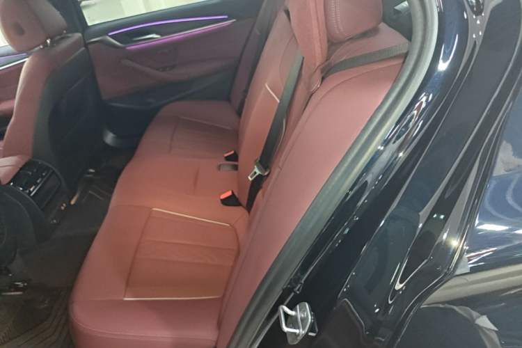 Used BMW 5 Series 2021 Facelifted 530Li Leading Edition M Sport Package Left Rear Seat