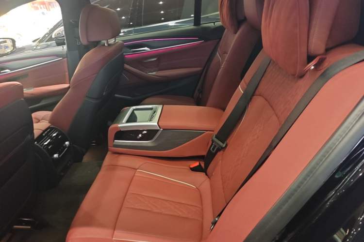 Used BMW 5 Series 2021 530Li Luxury Edition M Sport Package Left Rear Seat