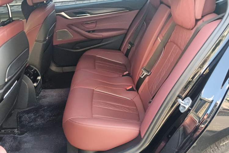 Used BMW 5 Series 2021 530Li Leading Model M Sport Package Left Rear Seat
