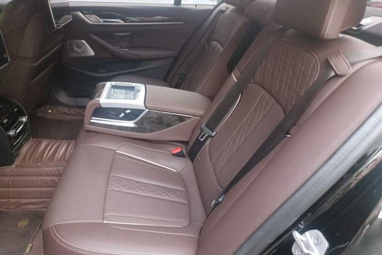 Used BMW 5 Series 2021 530Li Executive Luxury Package Left Rear Seat