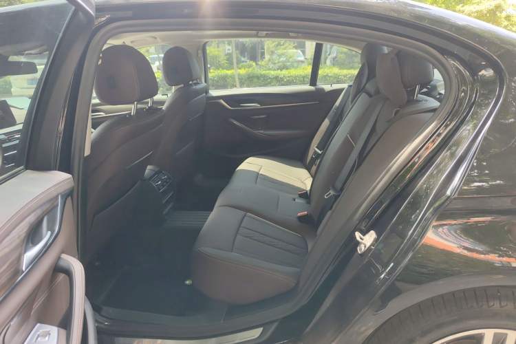 Used BMW 5 Series 2021 530Li Leading Luxury Package Left Rear Seat