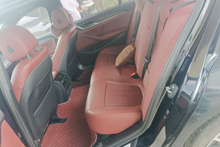 Used BMW 5 Series 2021 530Li Leading Model M Sport Package Left Rear Seat