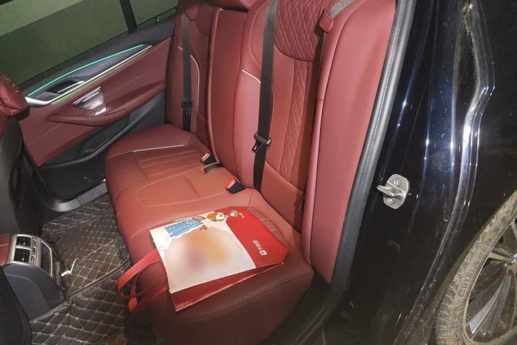 Used BMW 5 Series 2021 Facelifted 530Li Leading Edition M Sport Package Left Rear Seat
