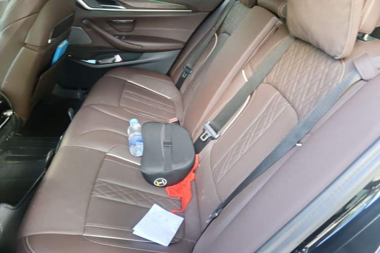 Used BMW 5 Series 2021 530Li Luxury Edition Premium Package Left Rear Seat
