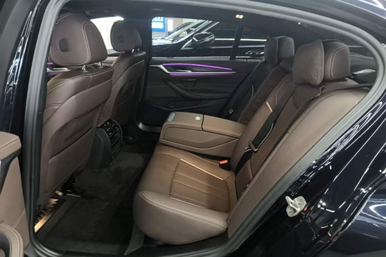 Used BMW 5 Series 2021 530Li Leading Model M Sport Package Left Rear Seat