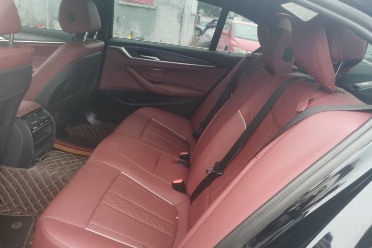 Used BMW 5 Series 2021 Facelifted 530Li Leading Edition M Sport Package Left Rear Seat
