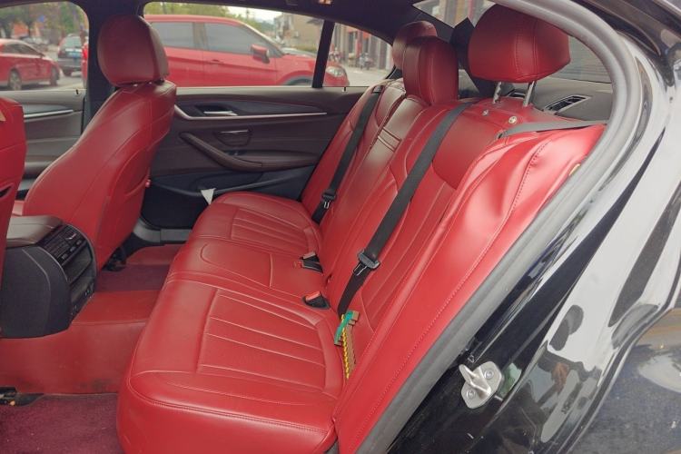 Used BMW 5 Series 2021 Facelifted 530Li Leading Edition M Sport Package Left Rear Seat