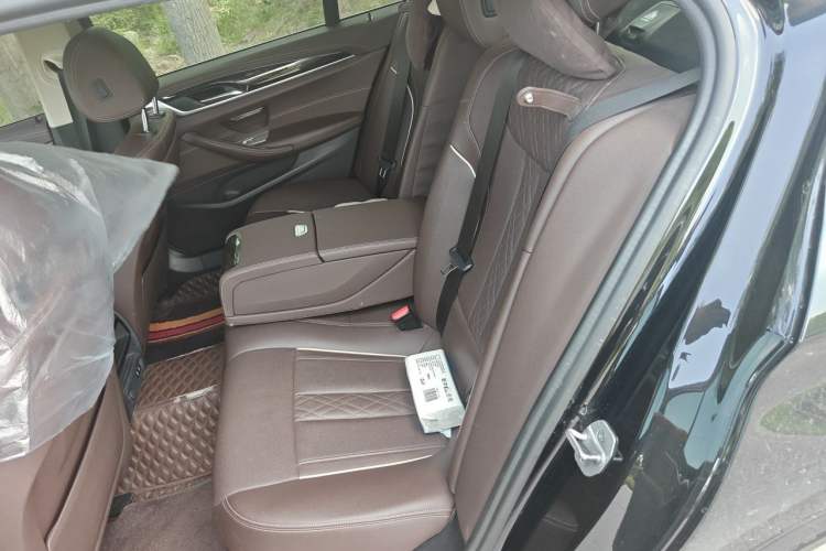 Used BMW 5 Series 2021 525Li Luxury Package Left Rear Seat