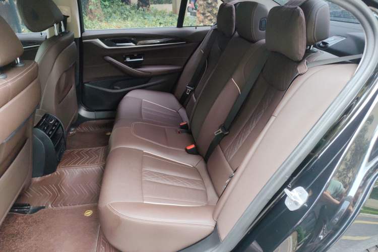 Used BMW 5 Series 2021 525Li Luxury Package Left Rear Seat