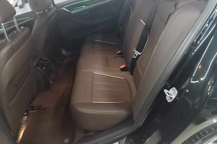 Used BMW 5 Series 2021 Restyled 530Li Leading Edition Luxury Package Left Rear Seat