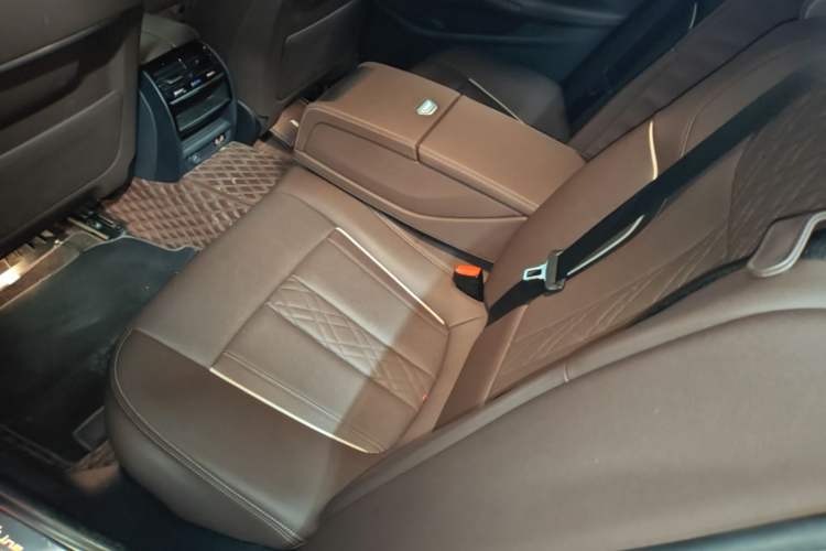 Used BMW 5 Series 2021 Restyled 530Li Leading Edition Luxury Package Left Rear Seat