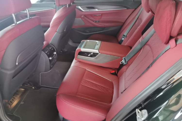 Used BMW 5 Series 2021 530Li Luxury Edition M Sport Package Left Rear Seat