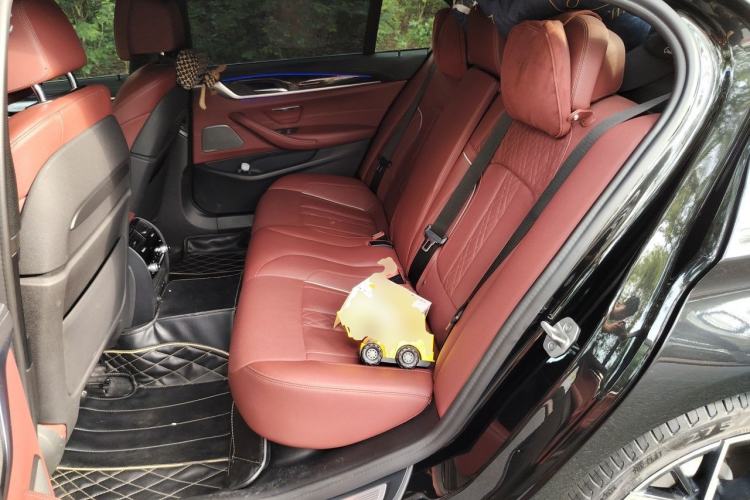 Used BMW 5 Series 2021 530Li Luxury Edition M Sport Package Left Rear Seat