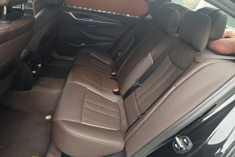 Used BMW 5 Series 2021 Restyled 530Li Leading Edition Luxury Package Left Rear Seat