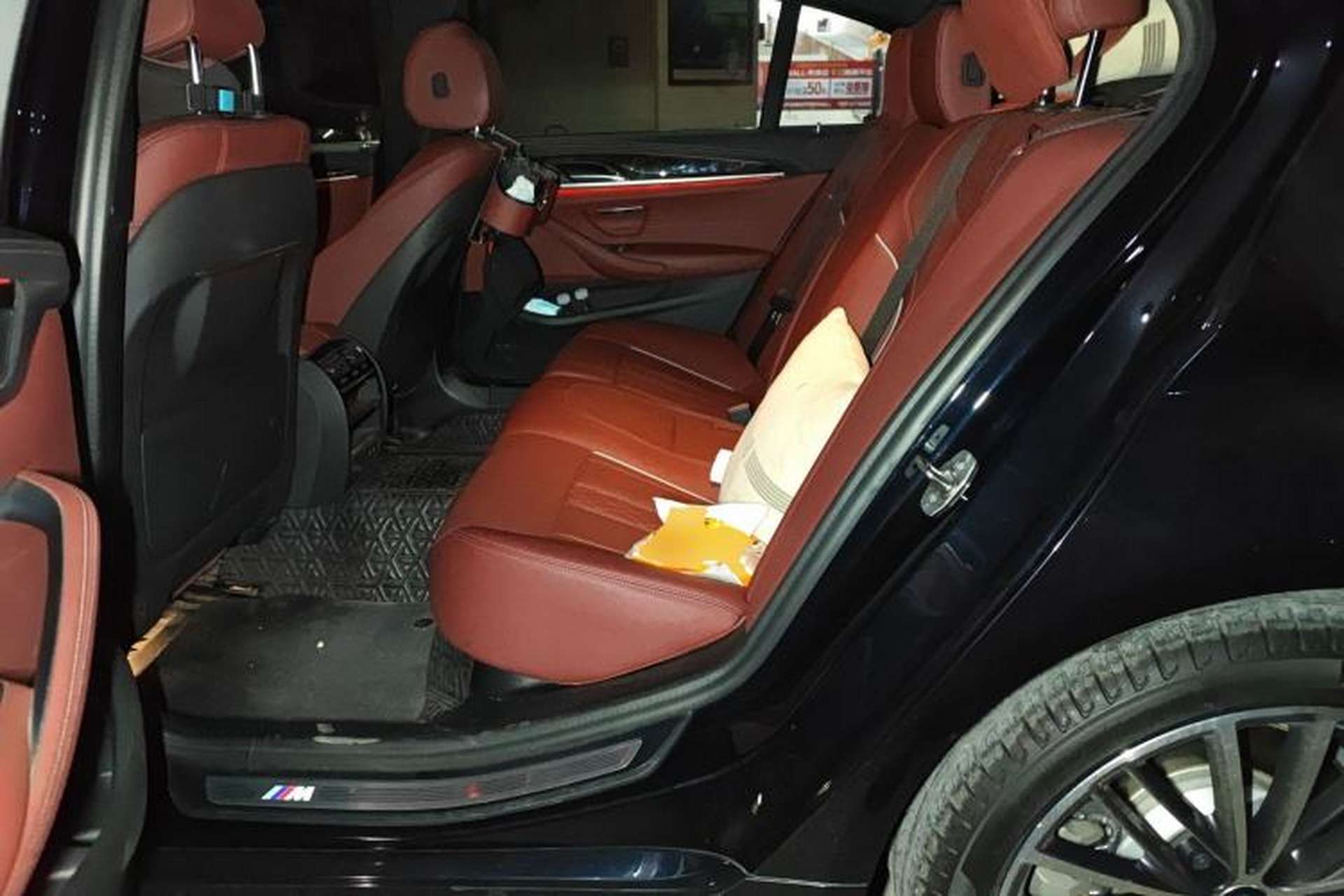 Used BMW 5 Series 2021 530Li Leading Model M Sport Package Left Rear Seat