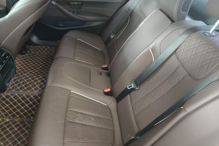 Used BMW 5 Series 2021 530Li Leading Luxury Package Left Rear Seat