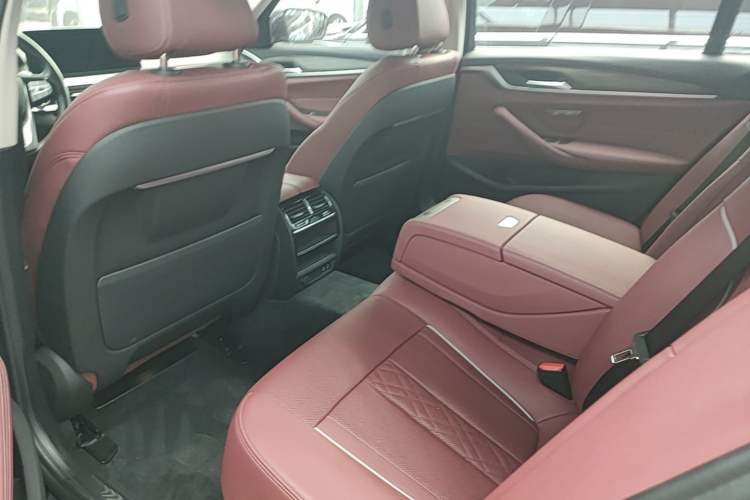 Used BMW 5 Series 2021 530Li Leading Luxury Package Left Rear Seat