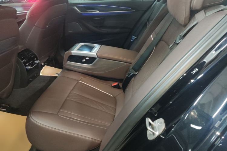 Used BMW 5 Series 2021 Restyled 530Li Luxury Edition M Sport Package Left Rear Seat