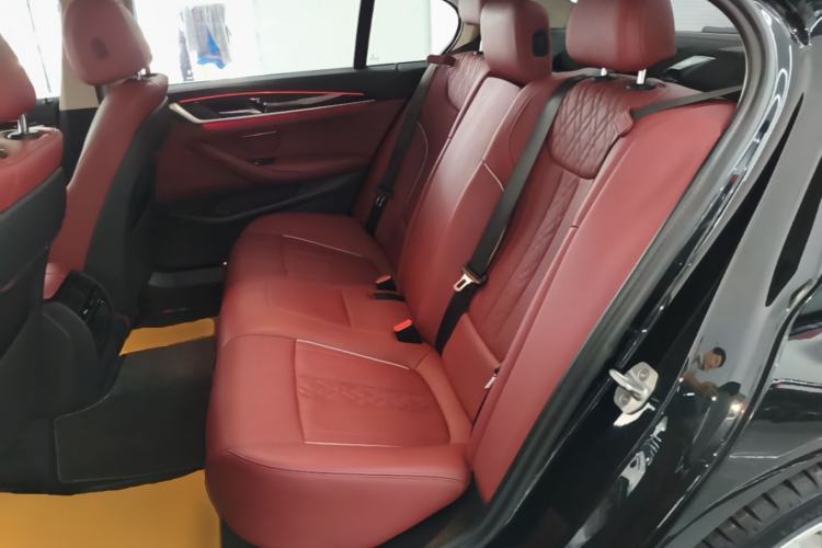Used BMW 5 Series 2021 525Li Luxury Package Left Rear Seat