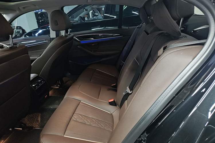 Used BMW 5 Series 2021 525Li Luxury Package Left Rear Seat