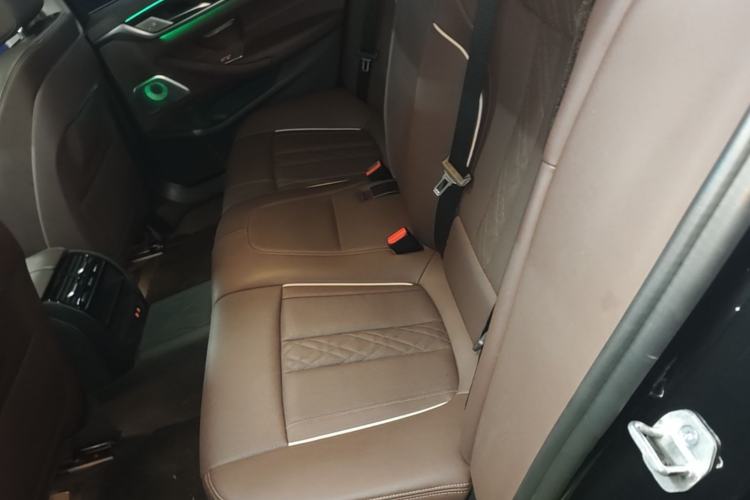 Used BMW 5 Series 2021 525Li Luxury Package Left Rear Seat