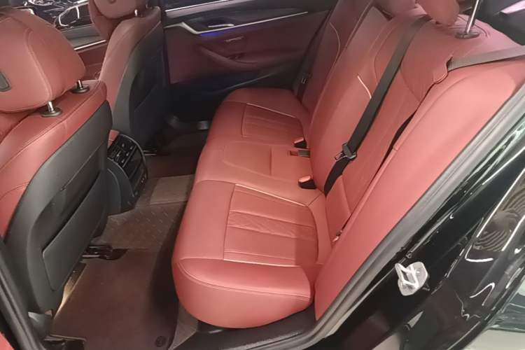 Used BMW 5 Series 2021 530Li Leading Model M Sport Package Left Rear Seat