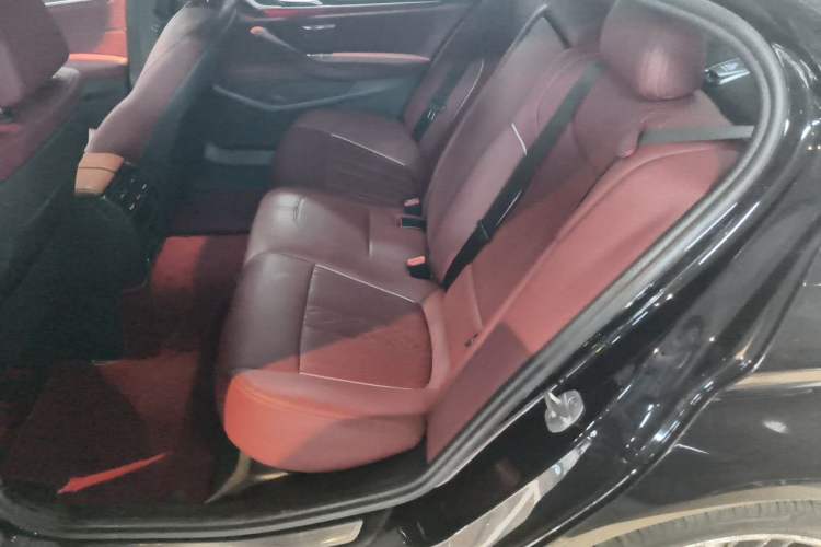 Used BMW 5 Series 2021 530Li Leading Model M Sport Package Left Rear Seat