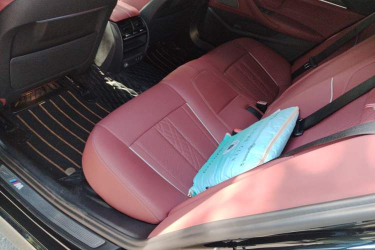Used BMW 5 Series 2021 530Li Leading Model M Sport Package Left Rear Seat