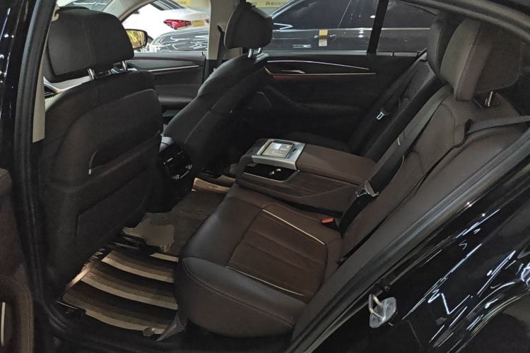 Used BMW 5 Series 2021 530Li Luxury Edition Premium Package Left Rear Seat