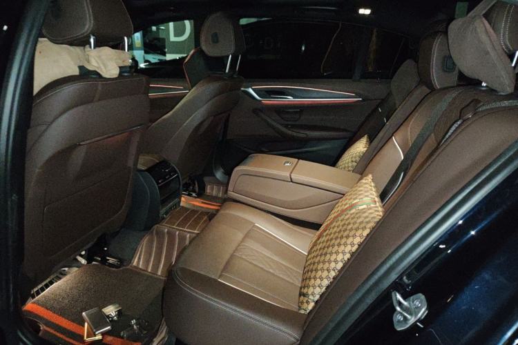 Used BMW 5 Series 2021 Facelifted 530Li Leading Edition M Sport Package Left Rear Seat