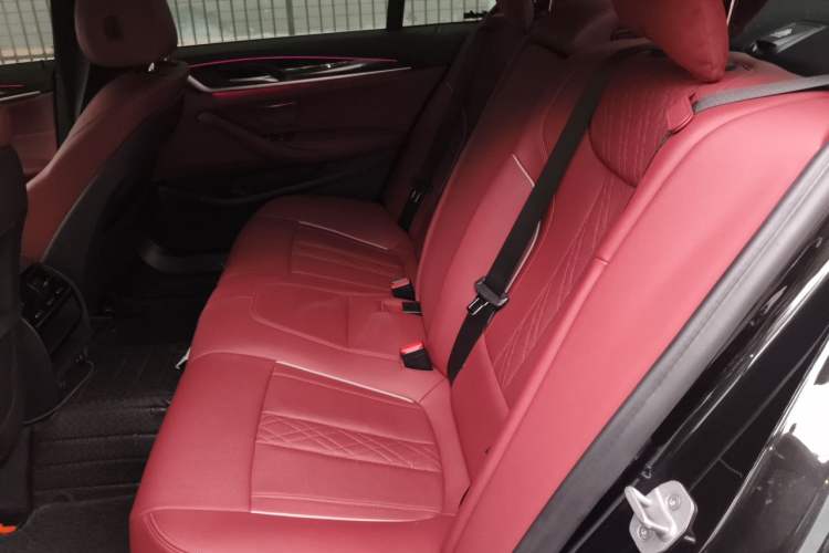 Used BMW 5 Series 2021 530Li Leading Model M Sport Package Left Rear Seat