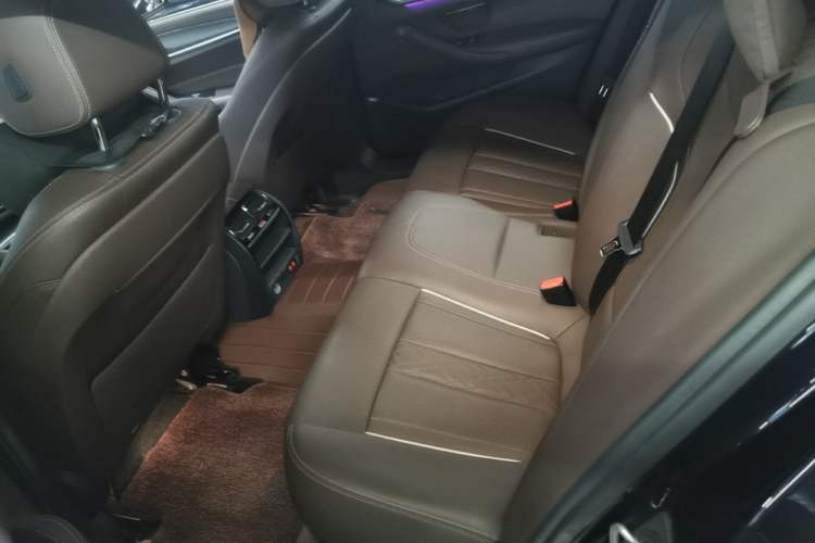 Used BMW 5 Series 2021 530Li Leading Model M Sport Package Left Rear Seat