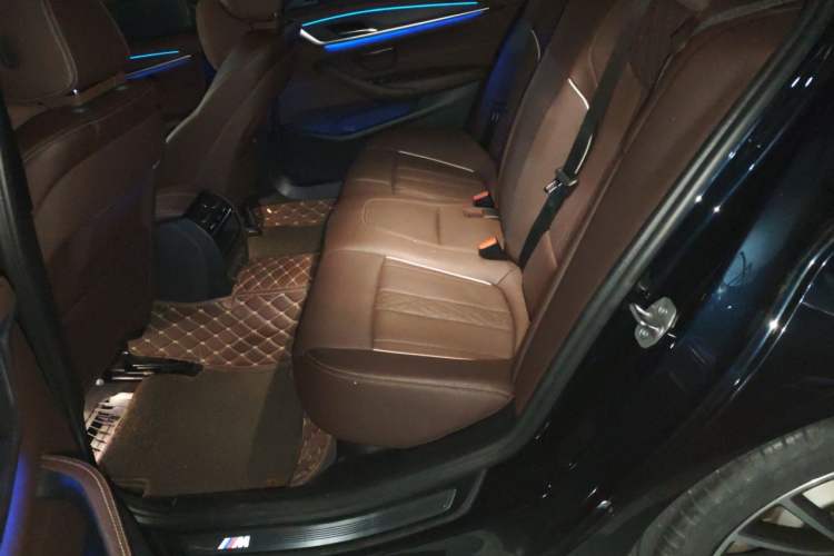 Used BMW 5 Series 2021 Facelifted 530Li Leading Edition M Sport Package Left Rear Seat