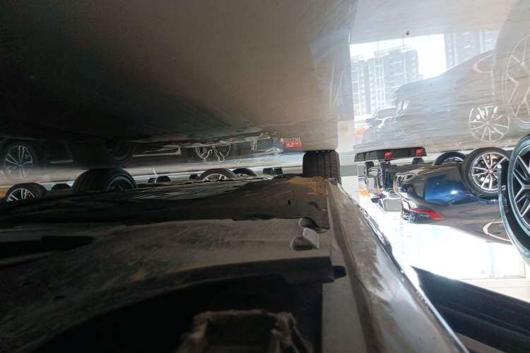 Used BMW 5 Series 2021 530Li Leading Model M Sport Package Left Side Sill