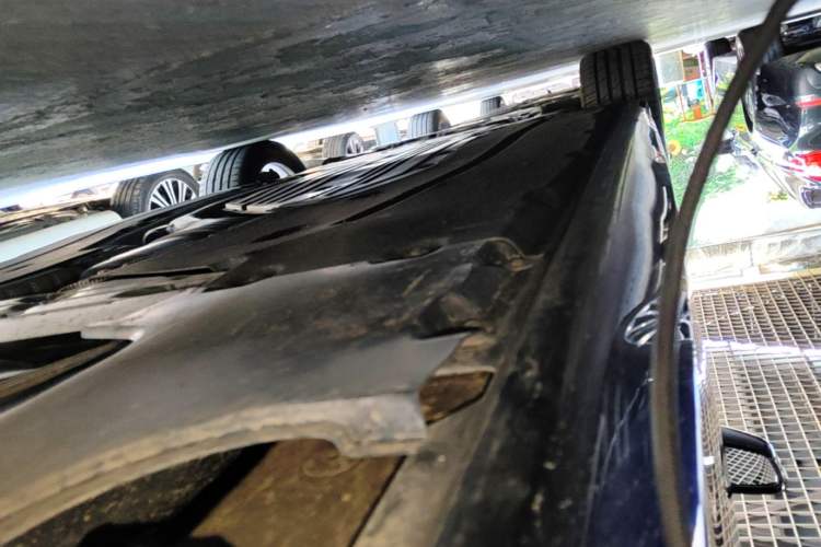 Used BMW 5 Series 2021 525Li M Sport Package Left Side Sill