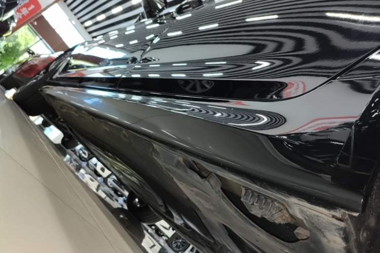 Used BMW 5 Series 2021 Restyled 530Li Luxury Edition M Sport Package Left Side Sill