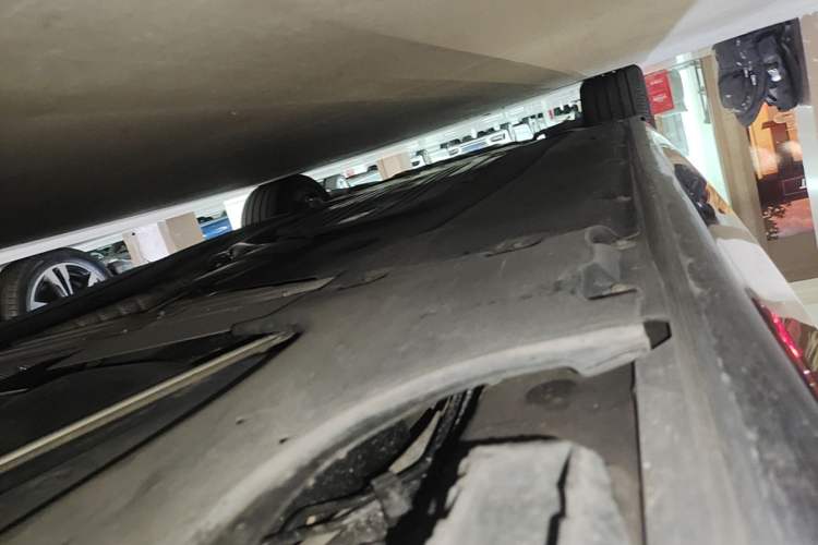 Used BMW 5 Series 2021 530Li Luxury Edition M Sport Package Left Side Sill