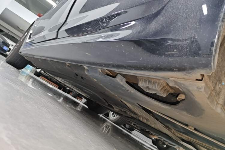 Used BMW 5 Series 2021 525Li M Sport Package Left Side Sill