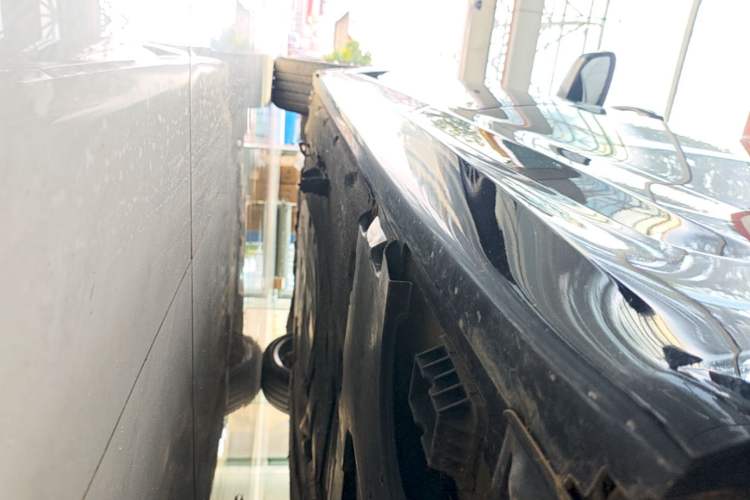 Used BMW 5 Series 2021 530Li Leading Model M Sport Package Left Side Sill