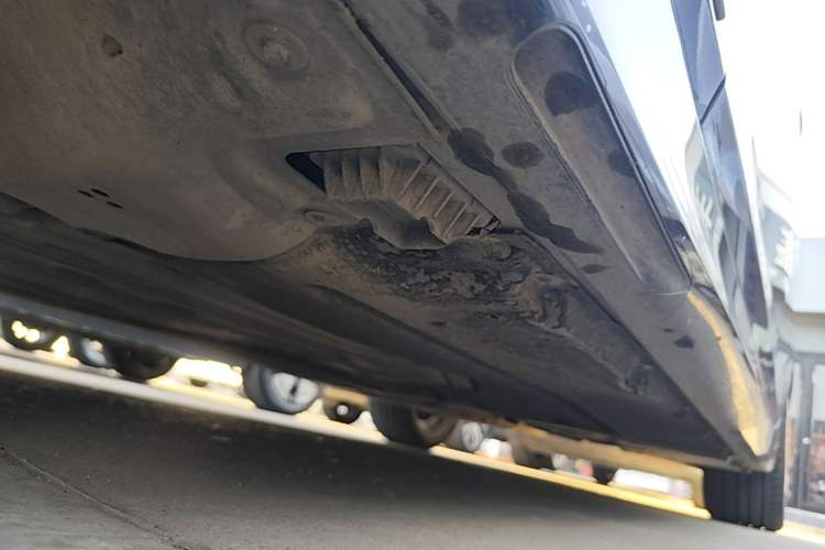 Used BMW 5 Series 2021 Facelifted 530Li Leading Edition M Sport Package Left Side Sill