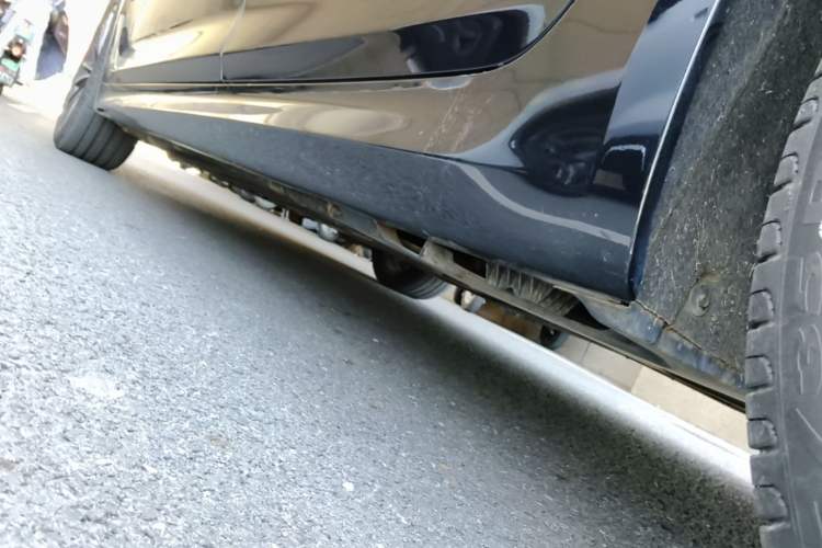 Used BMW 5 Series 2021 530Li Leading Model M Sport Package Left Side Sill