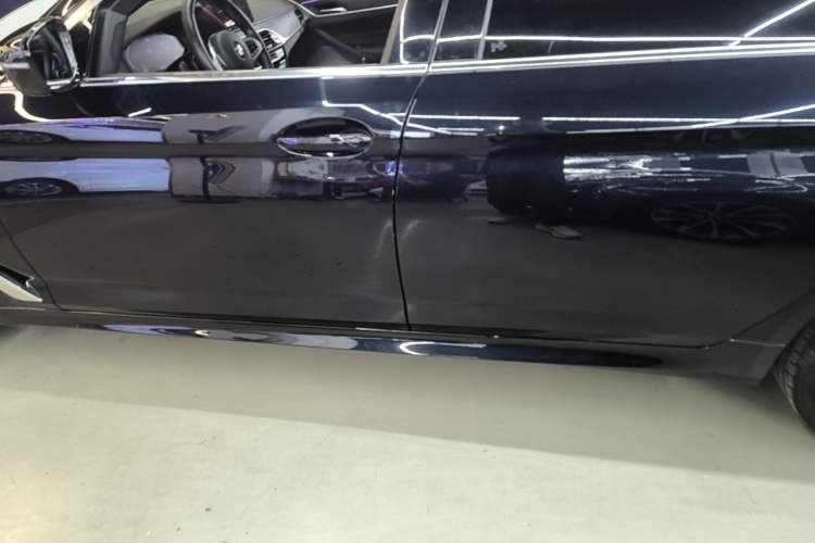 Used BMW 5 Series 2021 530Li Leading Model M Sport Package Left Side Sill